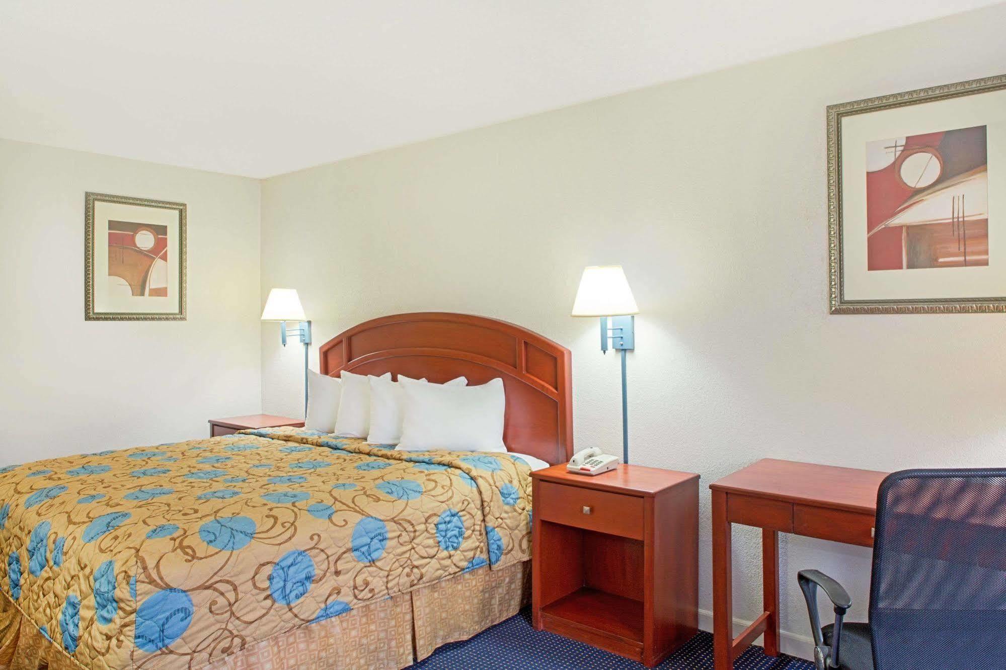 Days Inn By Wyndham Tallahassee-Government Center المظهر الخارجي الصورة